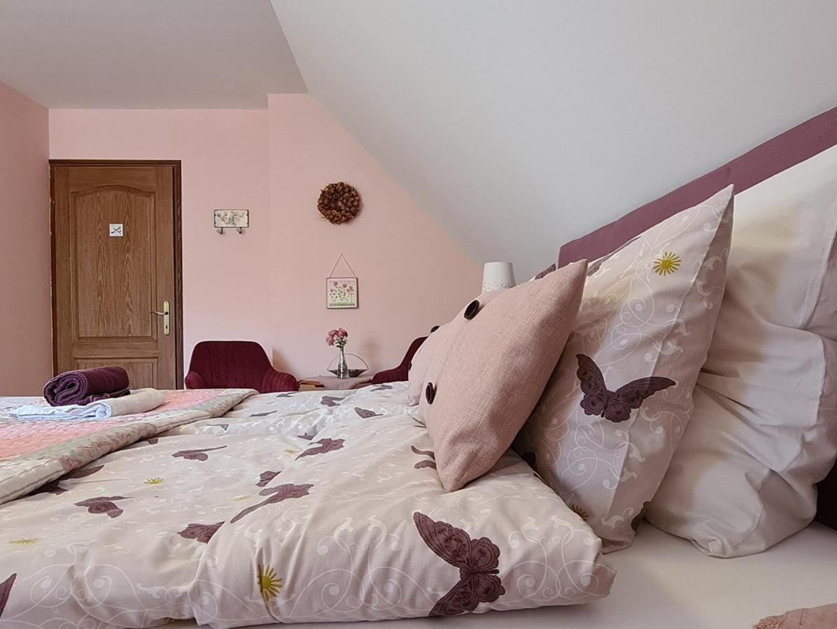 Apartments For Rent Near Budapest Etyek Exterior photo